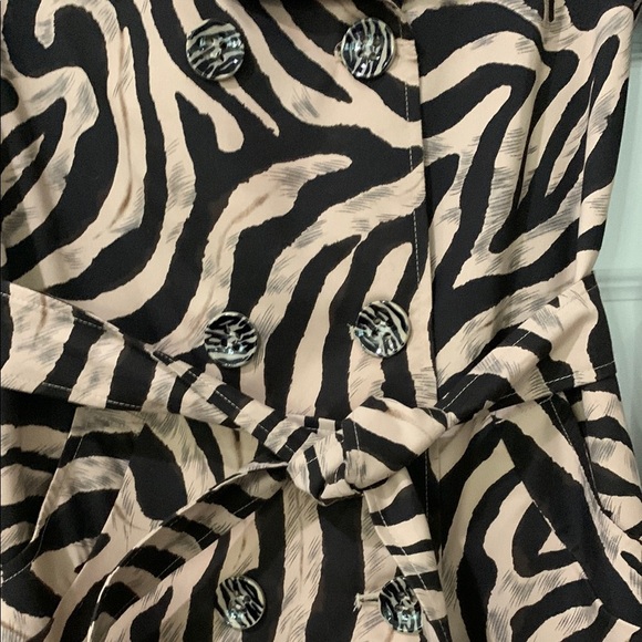 SAMUEL DONG Zebra Print Trench Coat - Picture 3 of 11